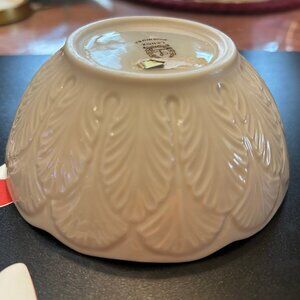 LENOX Greenfield Collection Raised Leaf Pattern Bon Bon Bowl with Gold Trim, USA